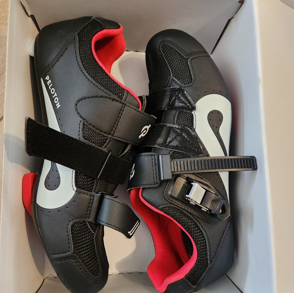 Peloton Cycling Clip/Cleat Shoes Size 44 (Mens 10.5)